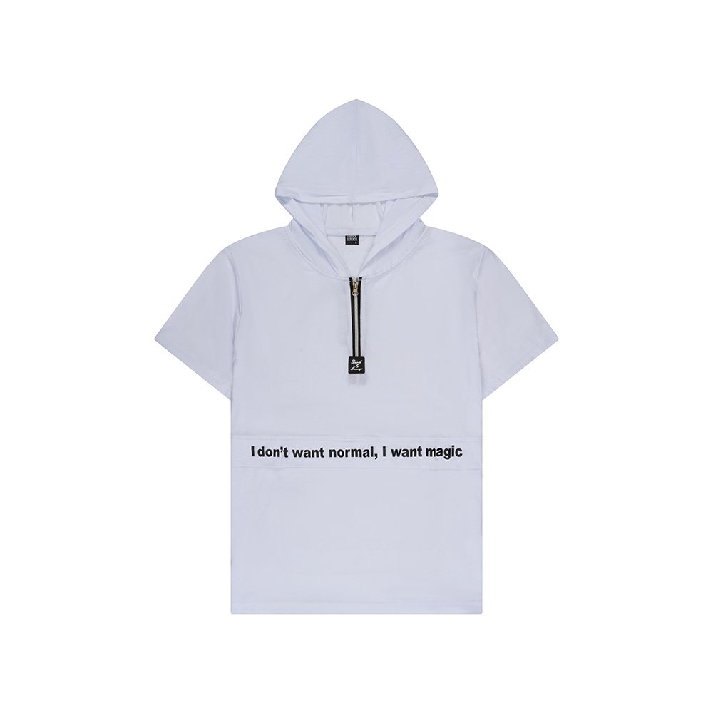Wit T-shirt met capuchon en tekst "I don't want normal, I want magic"