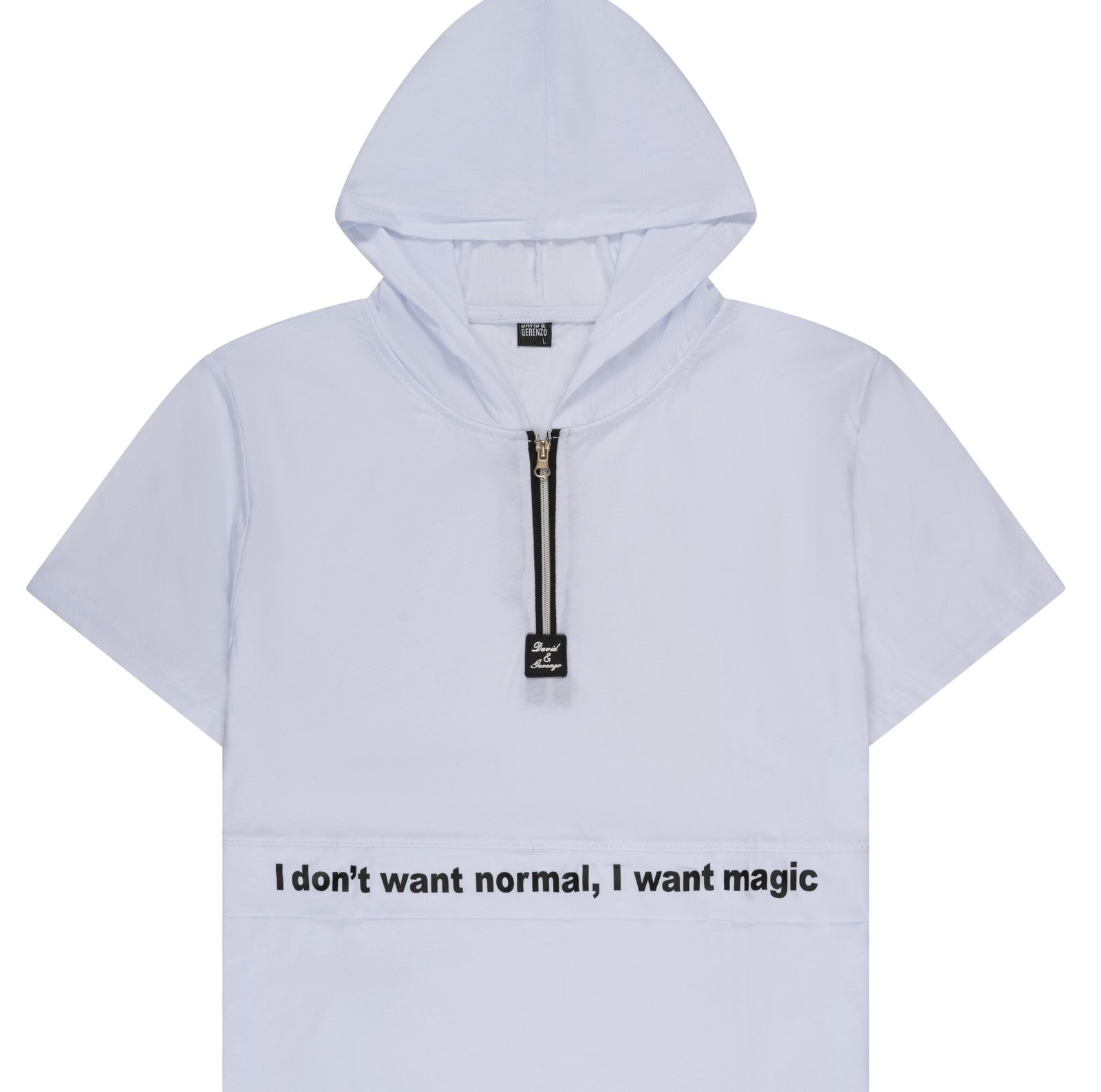Wit T-shirt met capuchon en tekst "I don't want normal, I want magic"